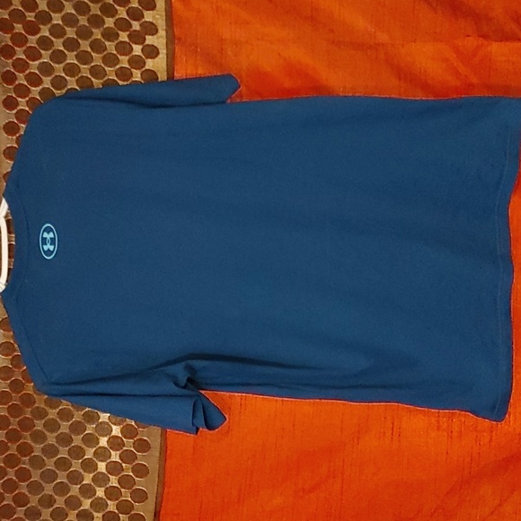 Under Armour Tshirt - Picture 3 of 3